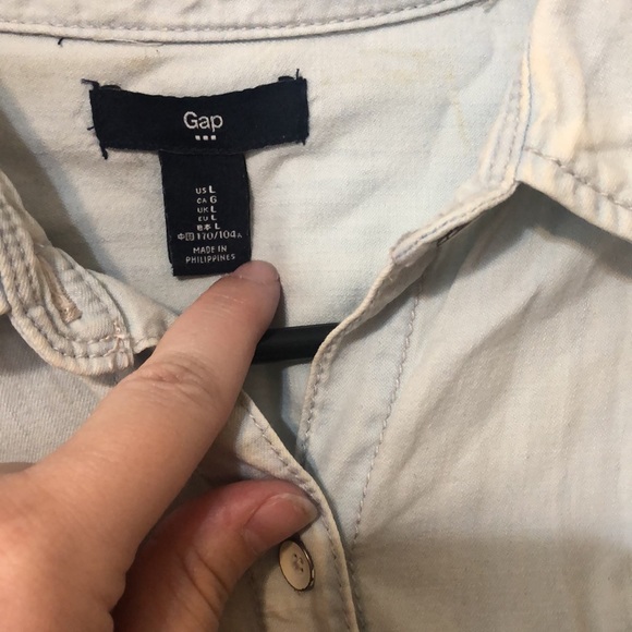 Gap button up - Picture 3 of 3